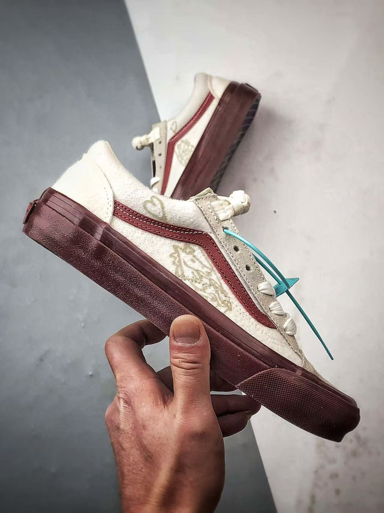 Shoe Vans Old Skool shoes — ef09cba7 angle 1
