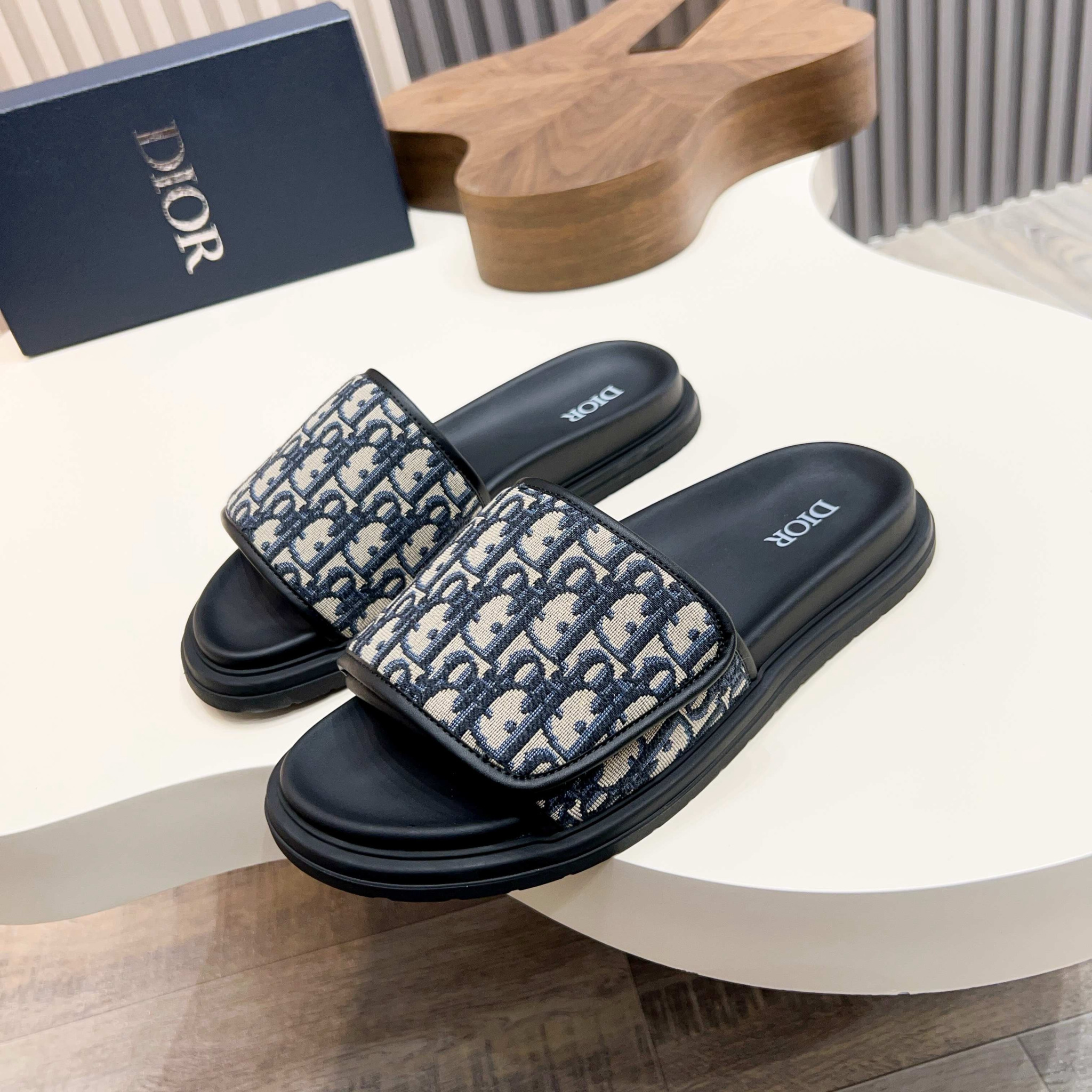 Shoe Women Sandals — 2b1c84ce angle 1