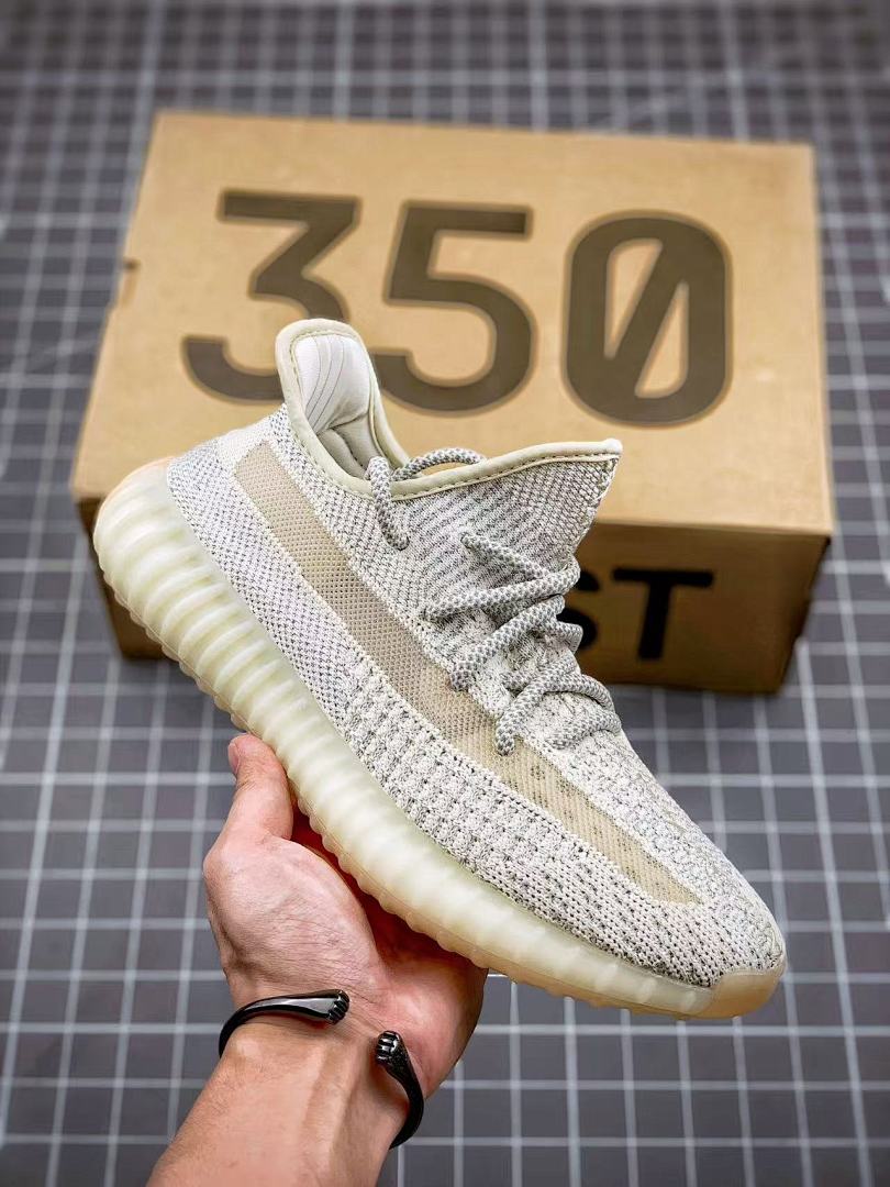 Shoe YEEZY — 89c14658 angle 1