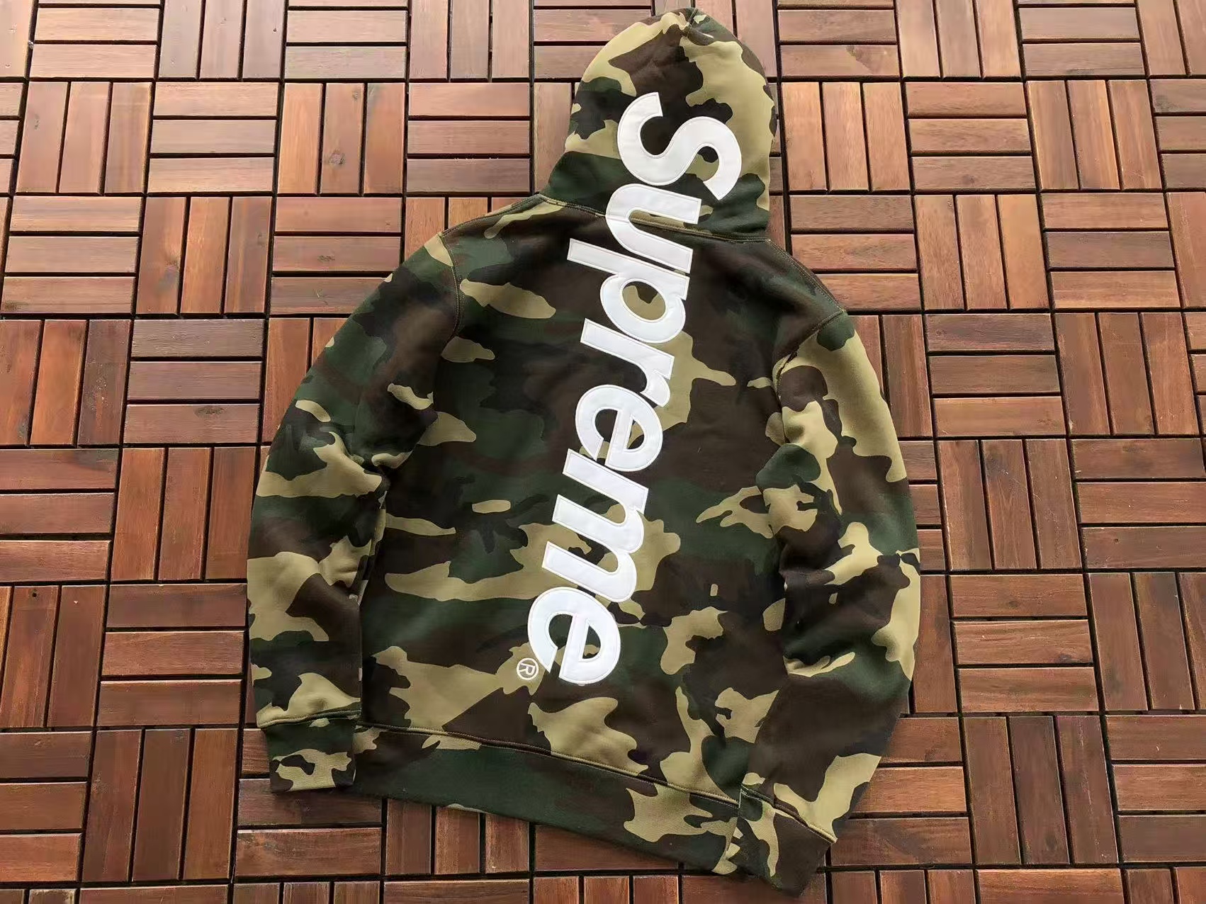 Supreme Hoodie — 8ae422f8 angle 1