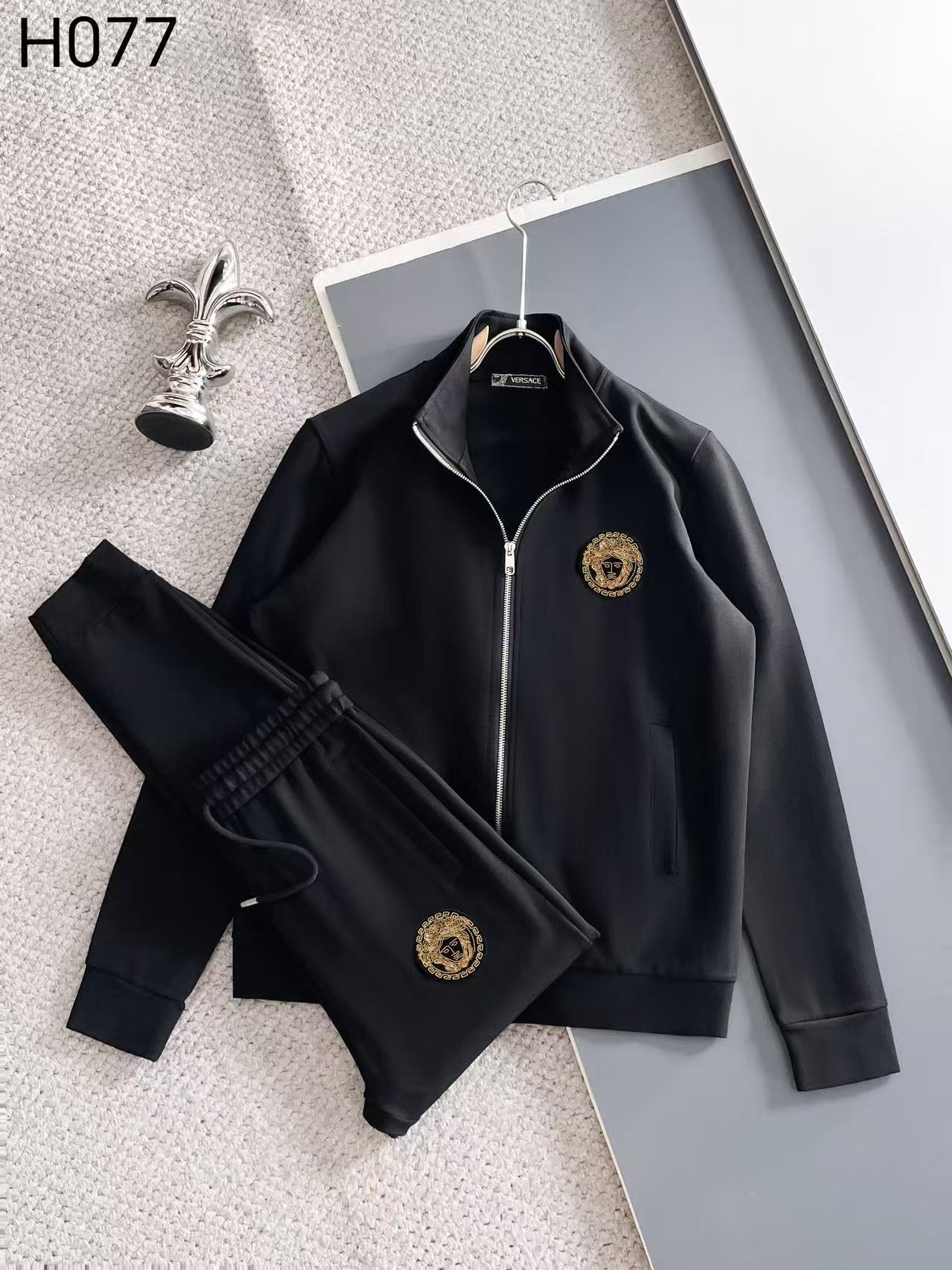 Versace Hoodie — bfaee505 angle 1