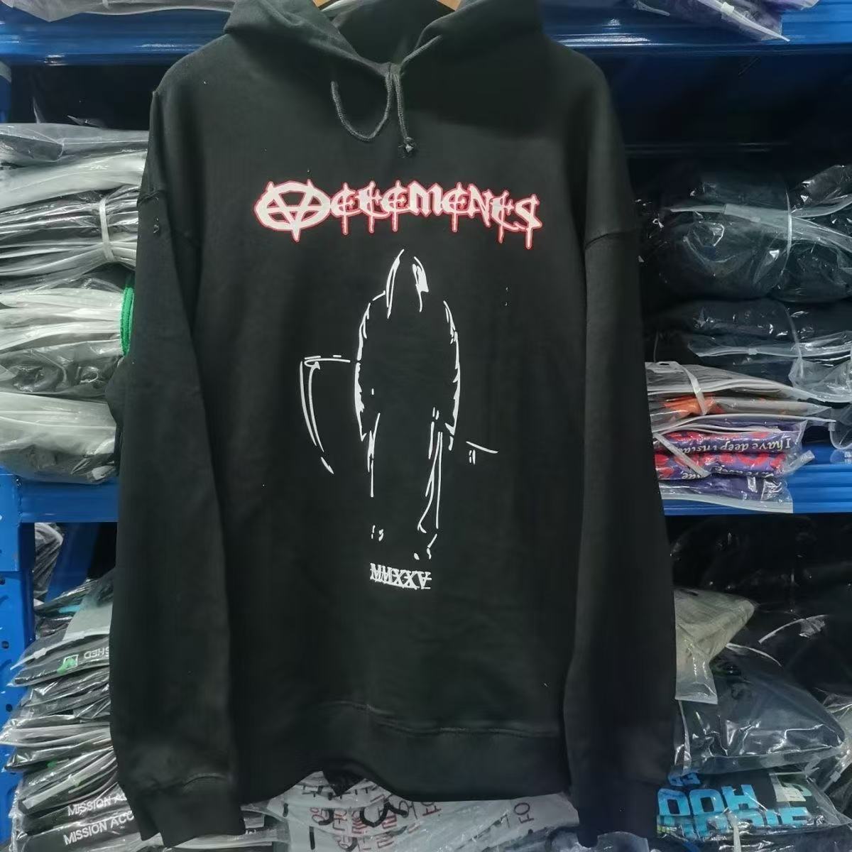 Vetements Hoodie — 0fba9caf angle 1