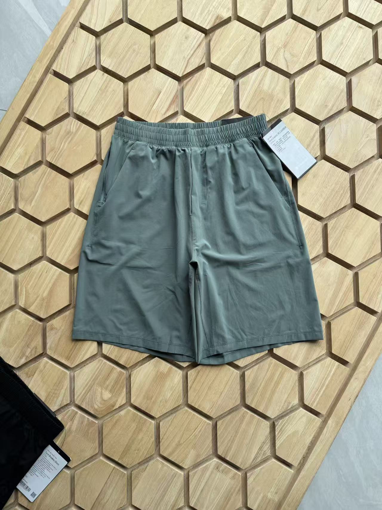 lululemon Pants — 692493b5 angle 1