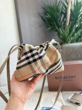 Designer Bags Burberry — Y234
