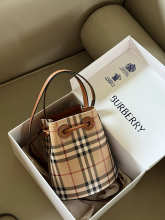 Designer Bags Burberry — Y409
