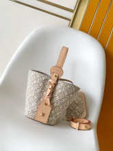 Designer Bags Louis Vuitton — M2A377-1