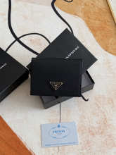 Designer Bags Prada — V204-10