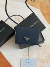 Designer Bags Prada — V204-11