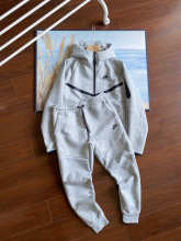 Nike Hoodie — b7890c0c