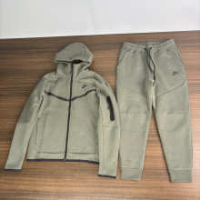Nike Hoodie — cceb4987